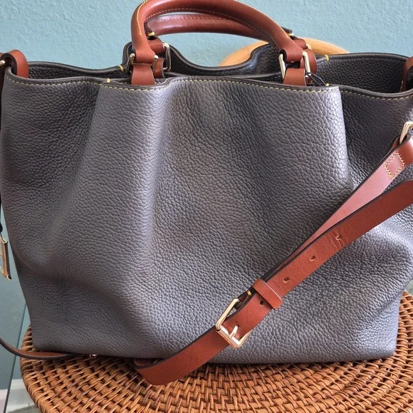 Dooney & Bourke Pebbled Grain Leather Barlow Satchel Charcoal Tote. Like New! - Picture 4 of 16